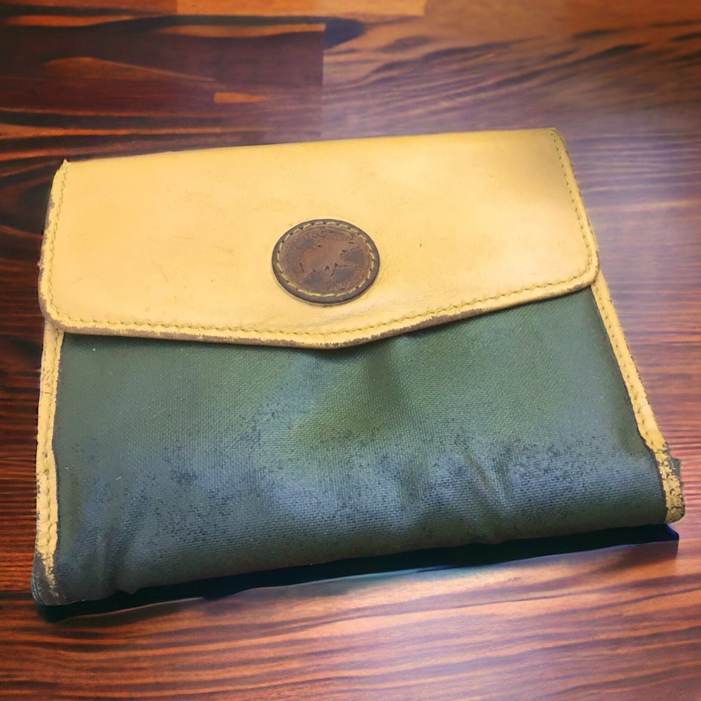 HUNTING WORLD Men’s wallet leather needs love